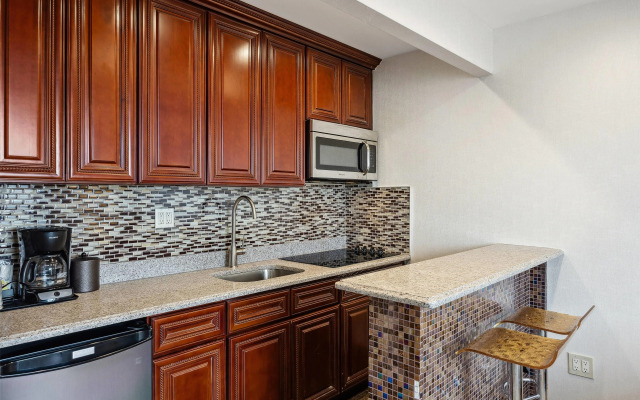 Ramada by Wyndham Flushing Queens