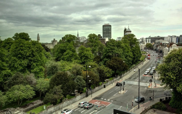 Holiday Inn Cardiff City Centre by IHG