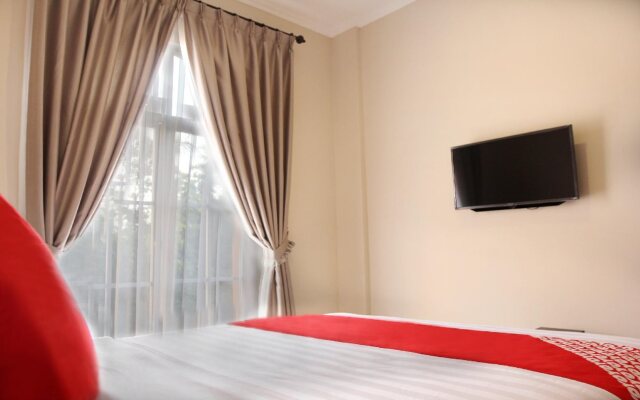 OYO 130 MBC Residence