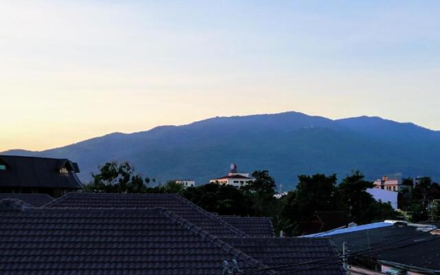 Modern Townhome at the Old City