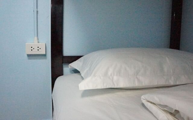 Blue House Hua Lamphong - Hostel