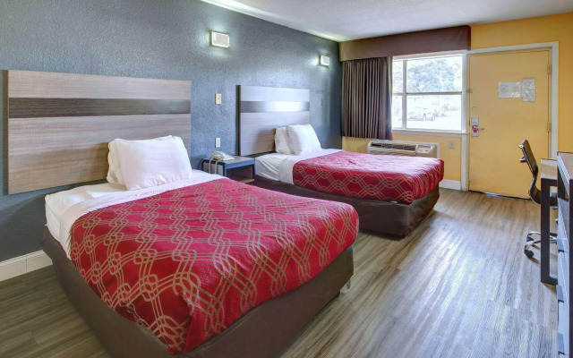 Econo Lodge at Military Circle