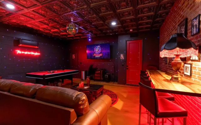 Speakeasy Rooftop Decks Hot Tub Karaoke