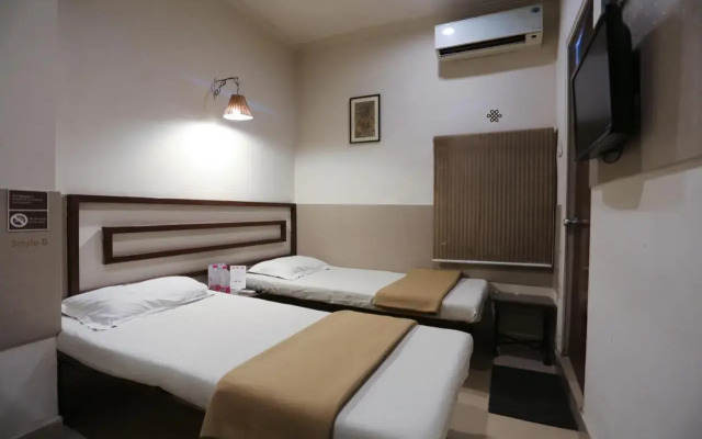 Smyle Inn - 3 minutes walk From New Delhi Railway Station