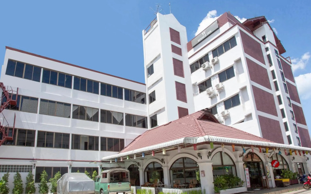 Super OYO 1096 Winner Inn Hotel