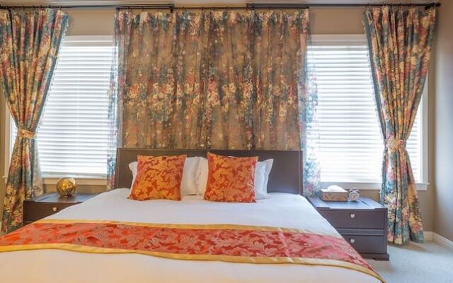 Sunny and Elegant Villa