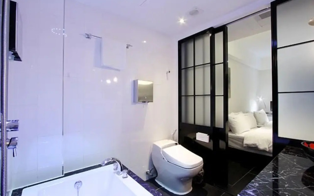 Rich Diamond Hotel