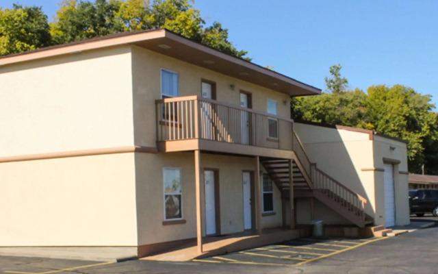 Budget Host Golden Wheat Motel