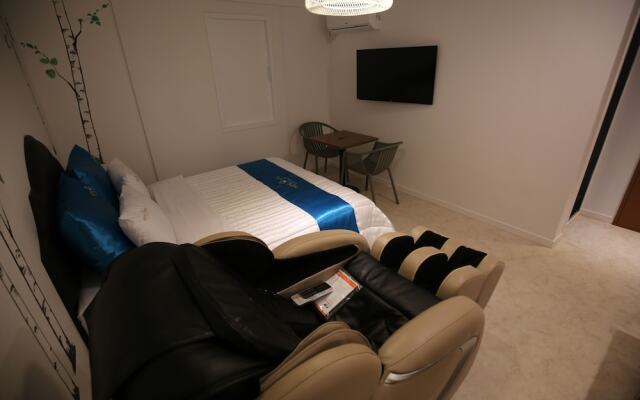 Hotel Nine