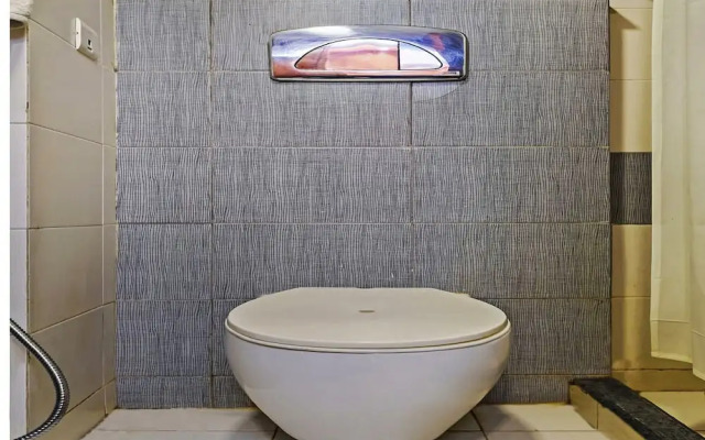 Capital O 18514 Hotel Royal Empire