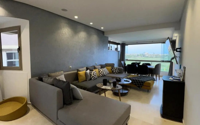Superbe appartement, vue sur golf, piscine et Atlas