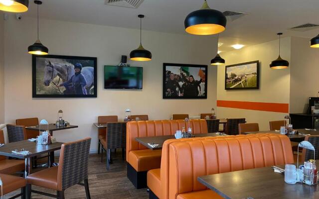 The Lodge At Perth Racecourse