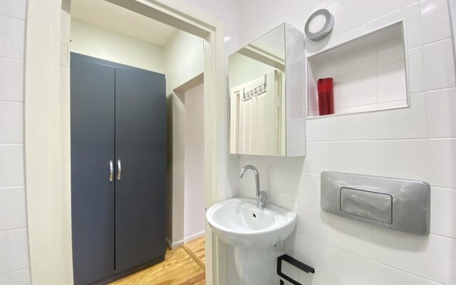 Central Flat With a Shared Terrace in Beyoglu