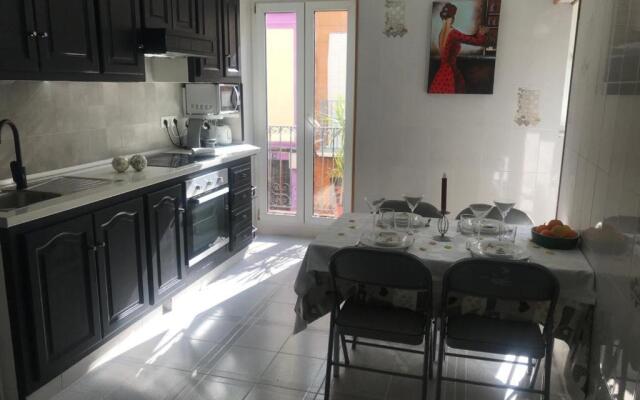 Modern Homely Beach Side Apartment