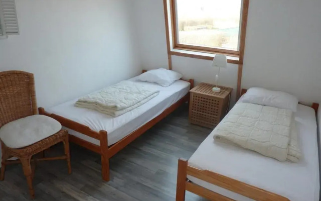 Sunlit Holiday Home by the Sea