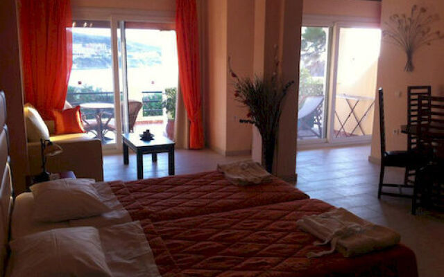 Paralia Luxury Suites