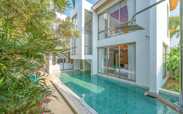 New Stunning Villa Very Modern V183
