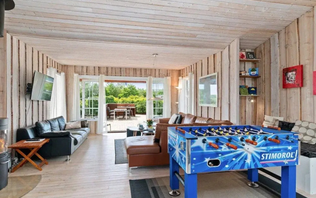 10 Person Holiday Home in Hemmet
