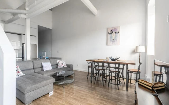 2BR 2storey Loft Free Parking Gym