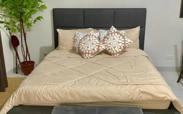 1 Bedroom With Free Parking