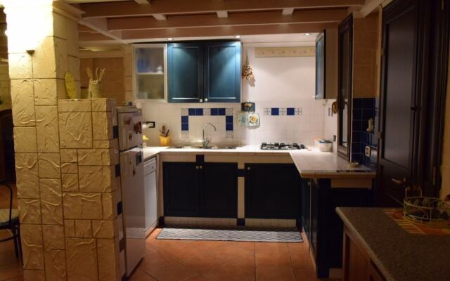 Villa con piscina a due passi dal mare