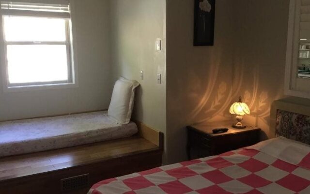 Kelowna Lakeview Cove Bed & Breakfast