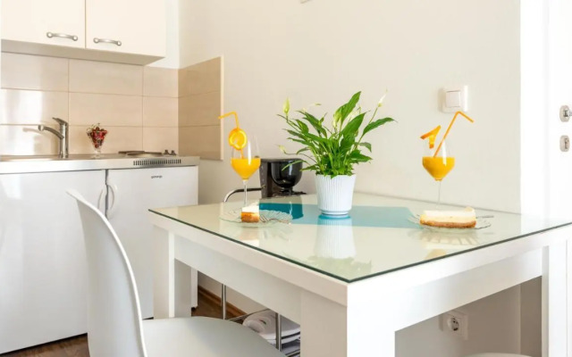 Apartments Sandra Solitudo II