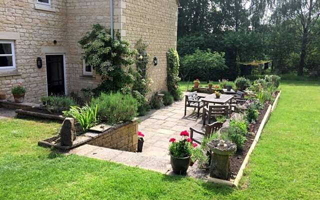 Whiteshoots Cottage