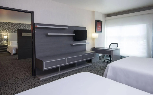 Holiday Inn Express & Suites Queretaro