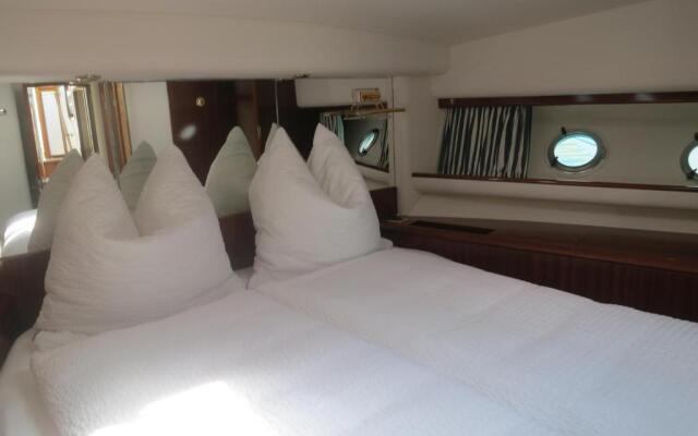 Yacht Summertime 3 Bedrooms