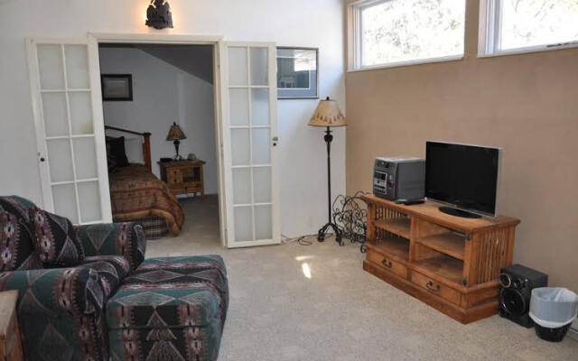 Pitkin Creek Condominiums