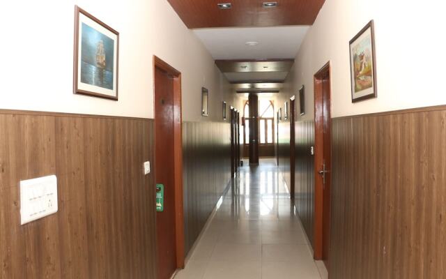 OYO 1072 Hotel Leela Classic