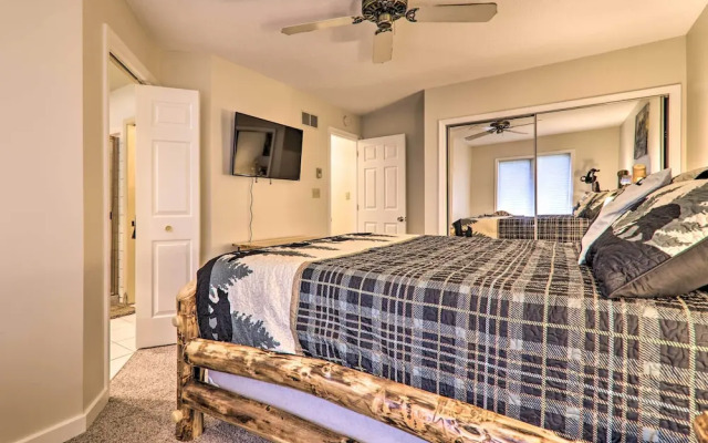 Charming Lake Harmony Townhouse w/ Balcony!