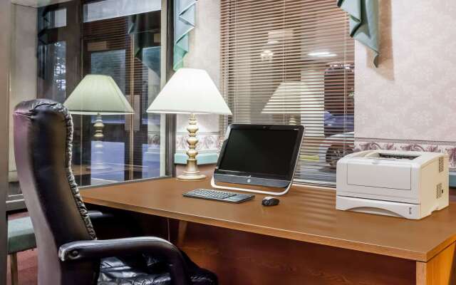 Baymont by Wyndham Queensbury / Lake George