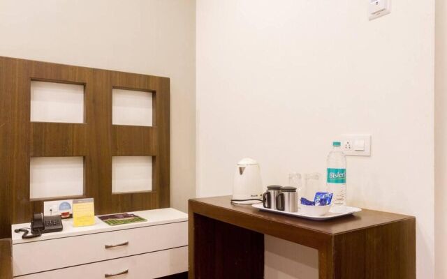 Fabhotel Sholas Residency I