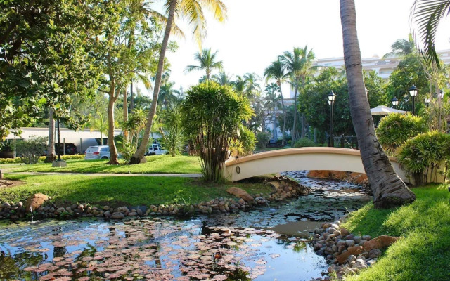 Costa Bonita Apartments