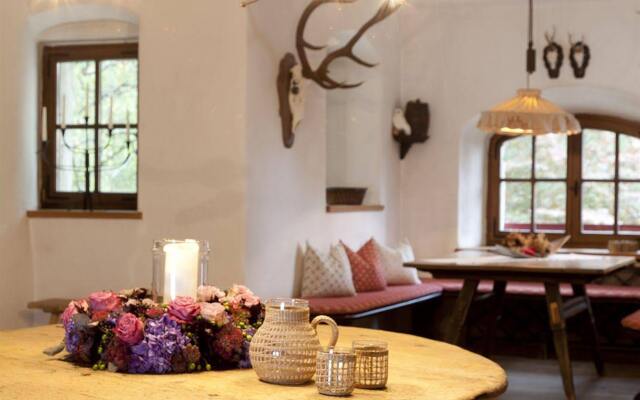 Schloss Prielau Hotel & Restaurants