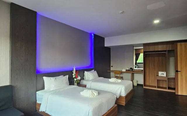 Happy Hotel