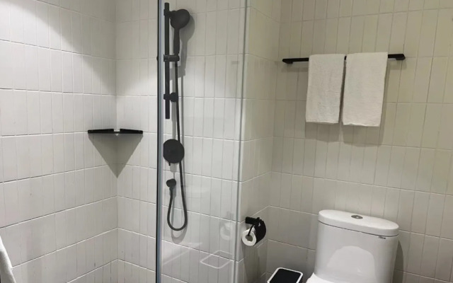 baseLITE HUANGXING Serviced Apartment