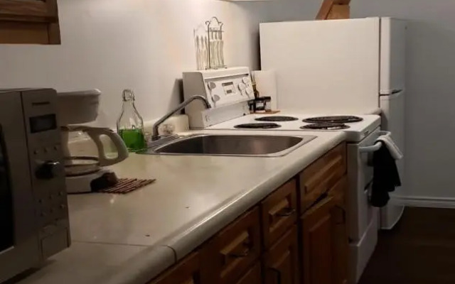 Campbellford Studio Apt 4