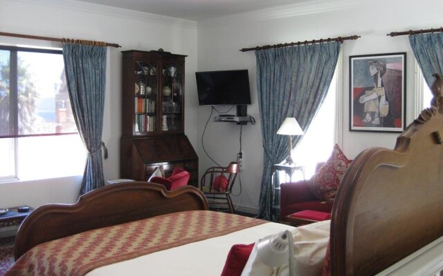 Three Chimneys Bed and Breakfast Boutique Guest House