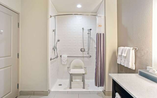 La Quinta Inn & Suites by Wyndham Sweetwater East