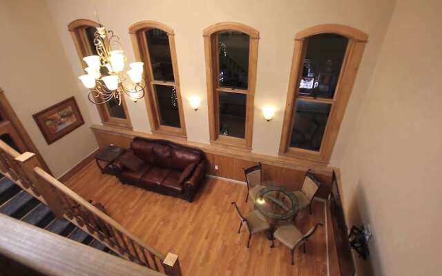 Nyes 1880 Suites