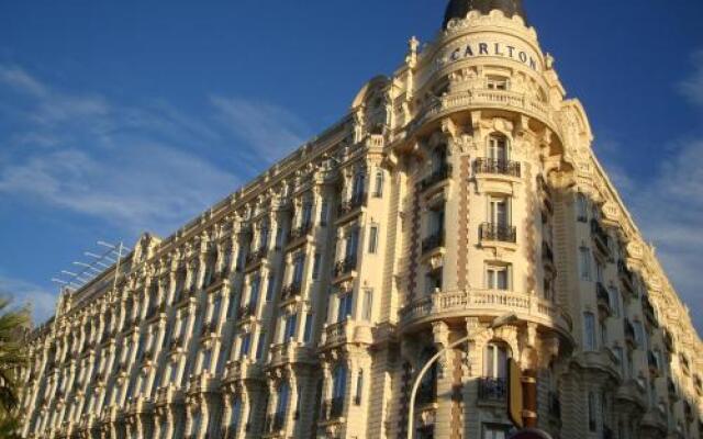 Apartment on the Croisette with sea view