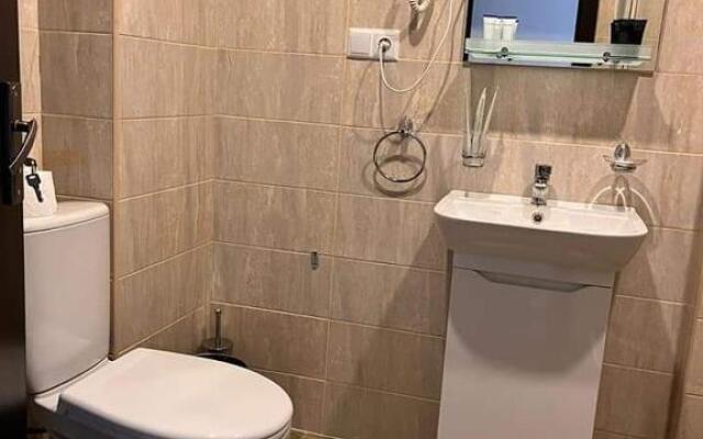 1 bedroom flat with free parking