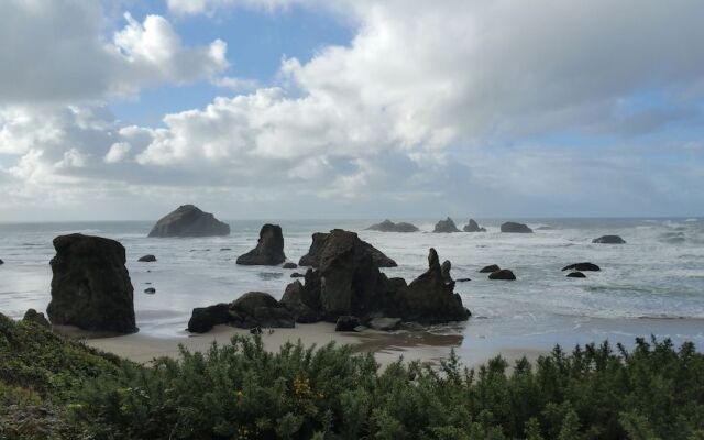 Sunset Oceanfront Lodging