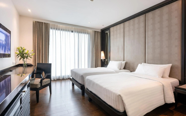 Al Falaj Hotel
