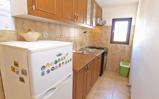 Apartment 909