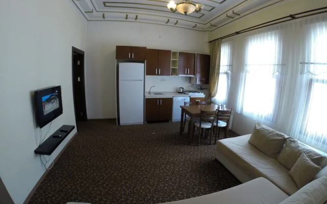 Blue Eye Suites