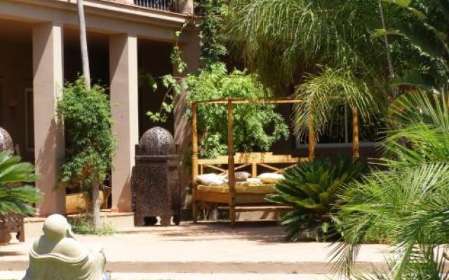 Chillout Hotel Tres Mares